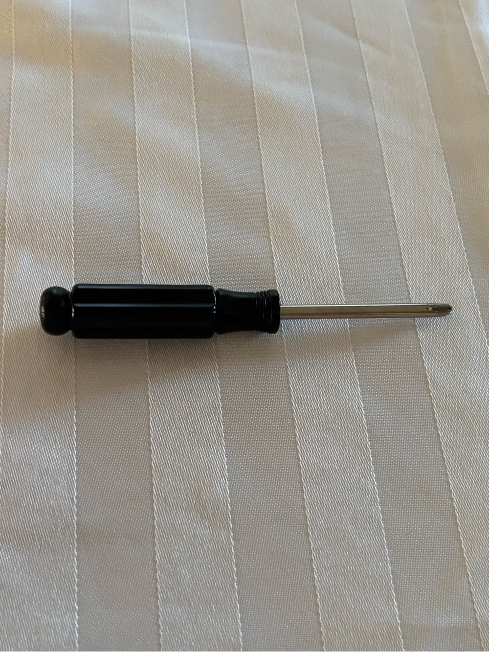 4.25-in. Small Black Philips Screwdriver (Good Condition)